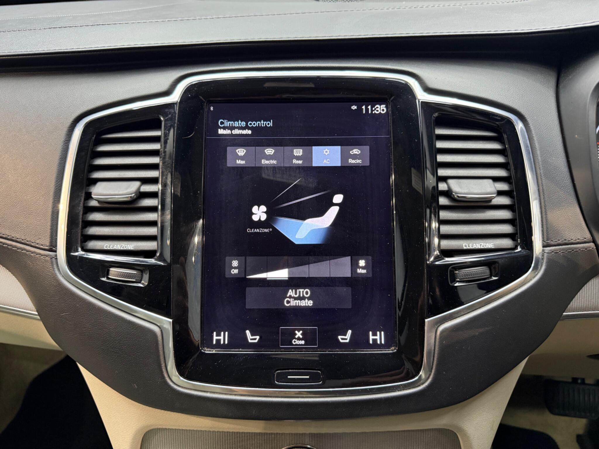 Volvo XC90 view 17