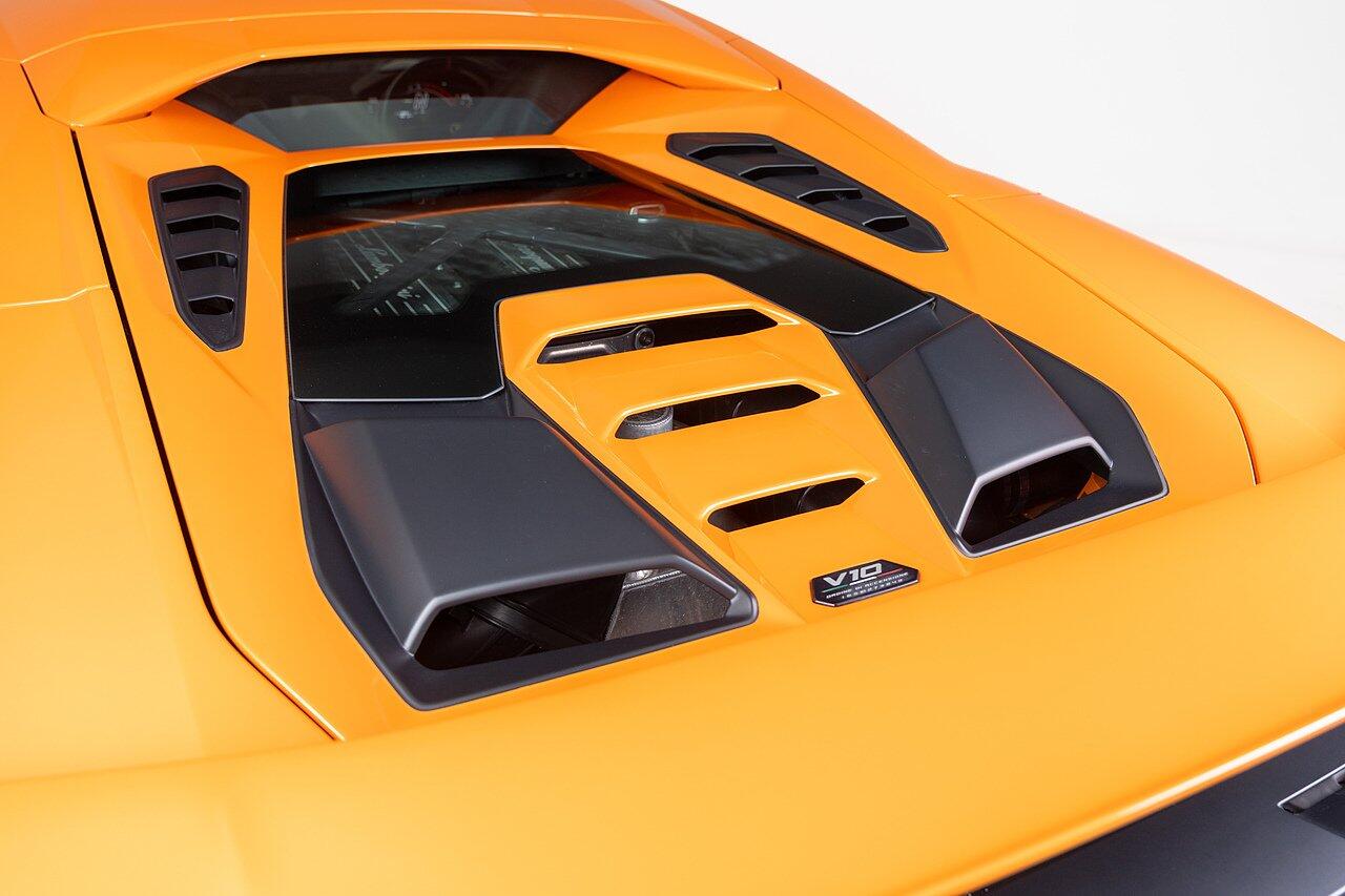 Lamborghini Huracan view 39