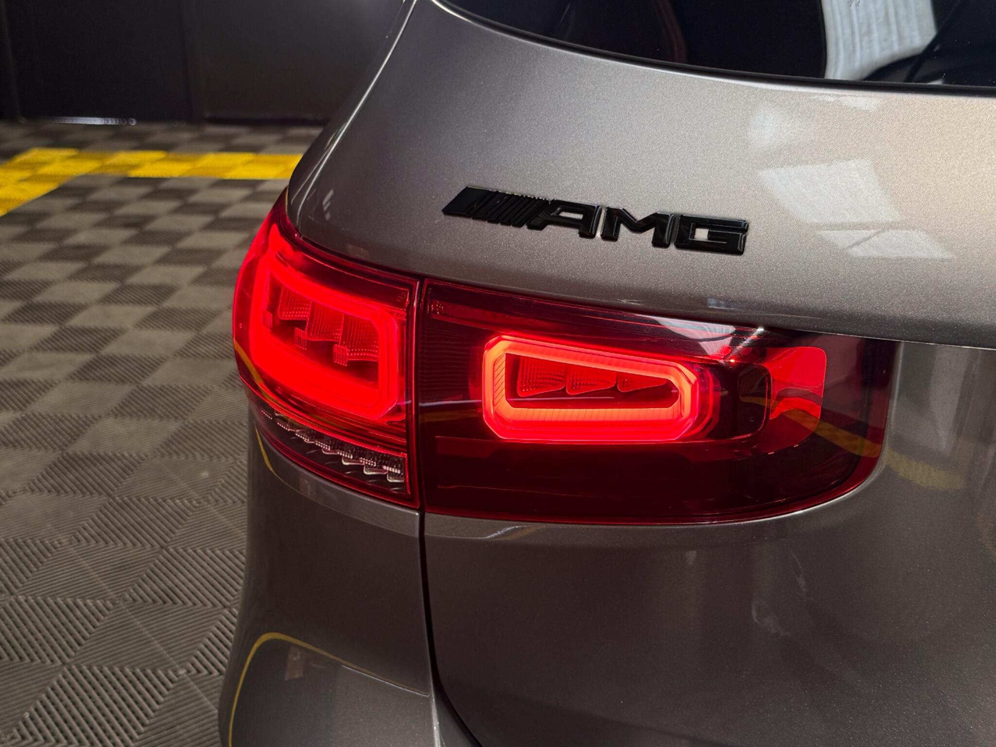 Mercedes-Benz GLB view 10