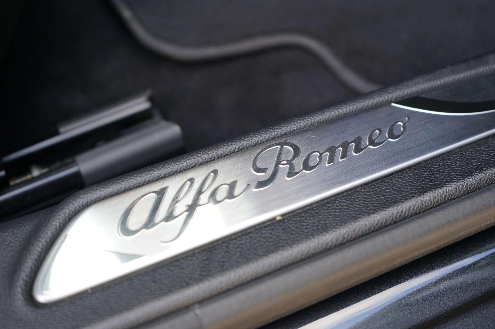 Alfa Romeo Giulia view 36