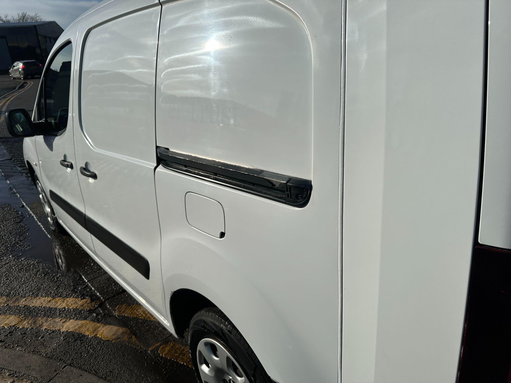 2016 Peugeot Partner 1.6 HDi S Crew Van L2 4dr • 93,298 miles image 15