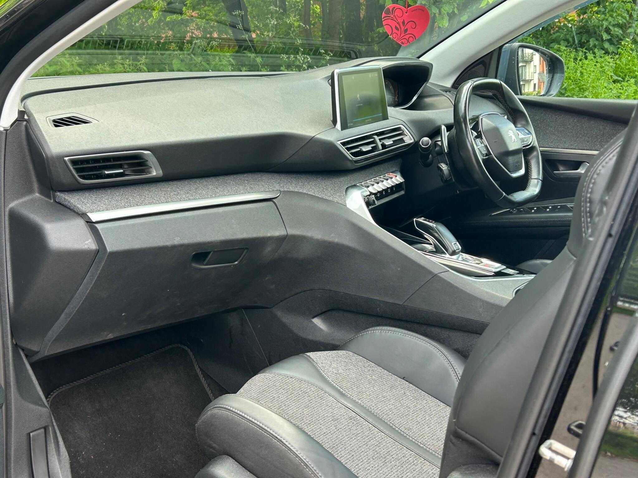 Peugeot 3008 view 10
