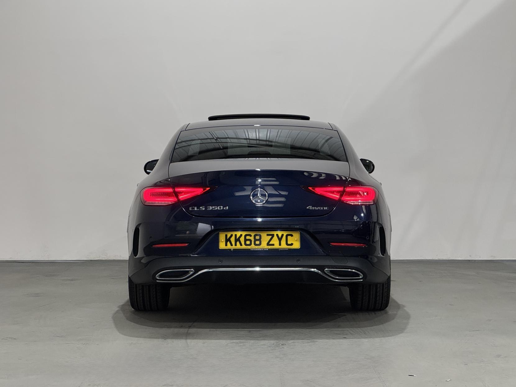 Mercedes-Benz CLS view 13