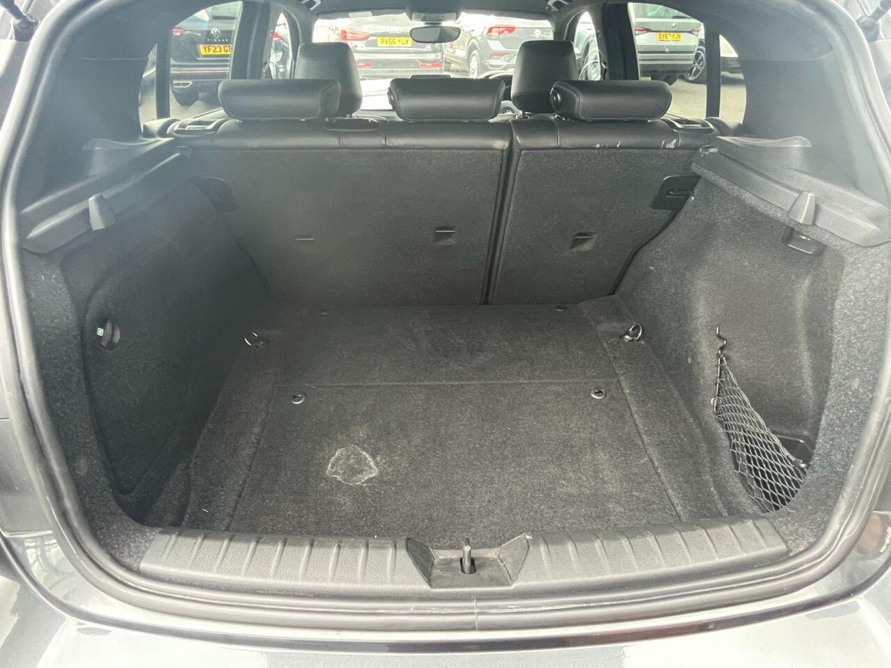 BMW 1 Series view 15