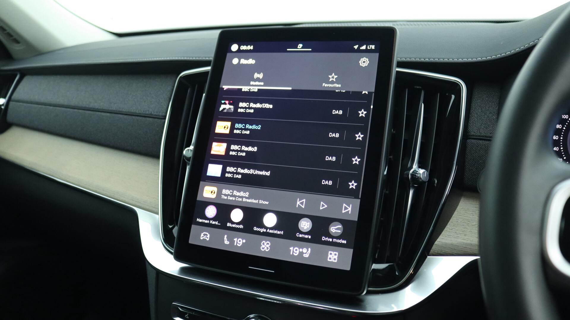 Volvo XC90 view 40