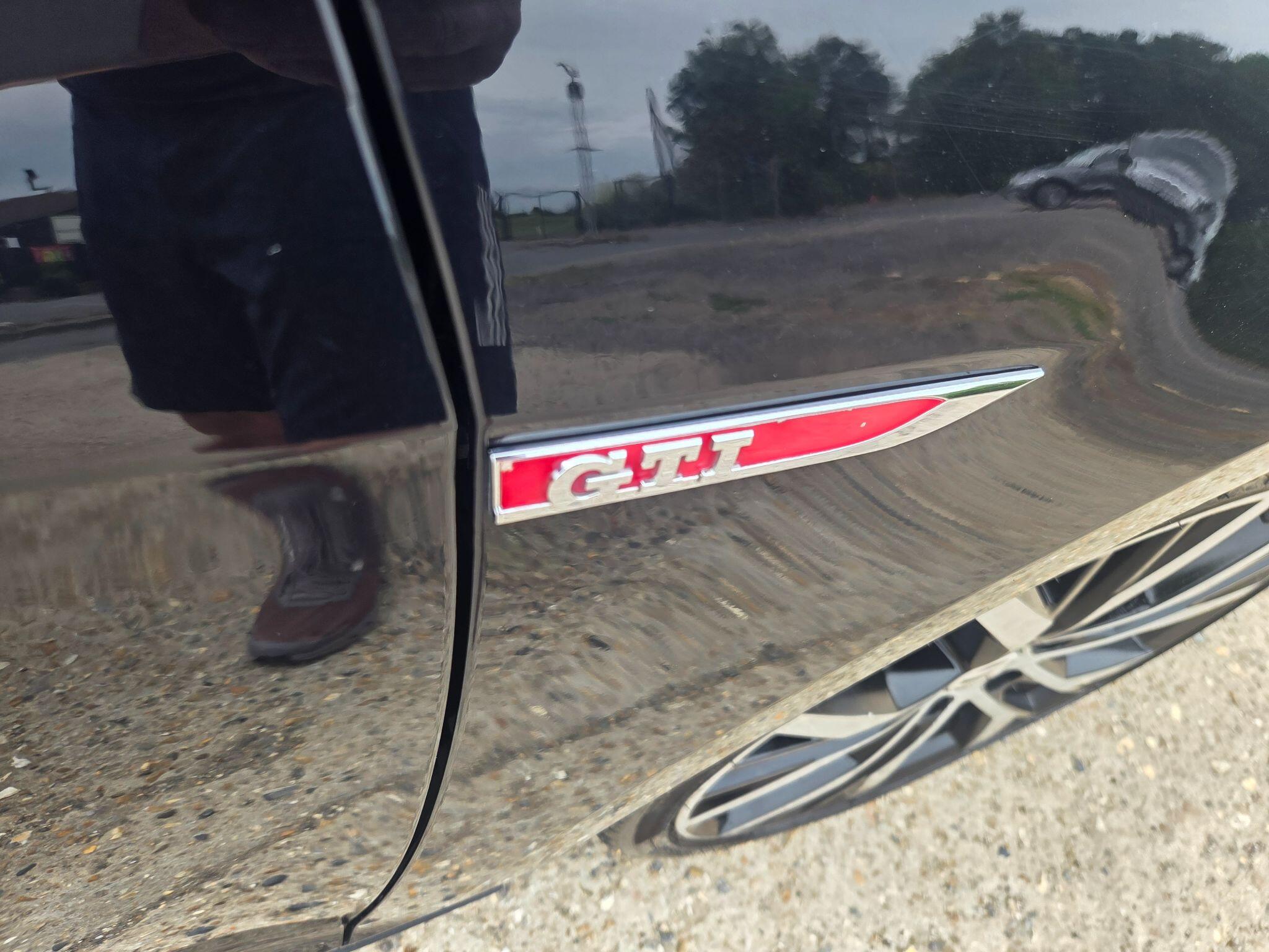 Volkswagen Golf view 21