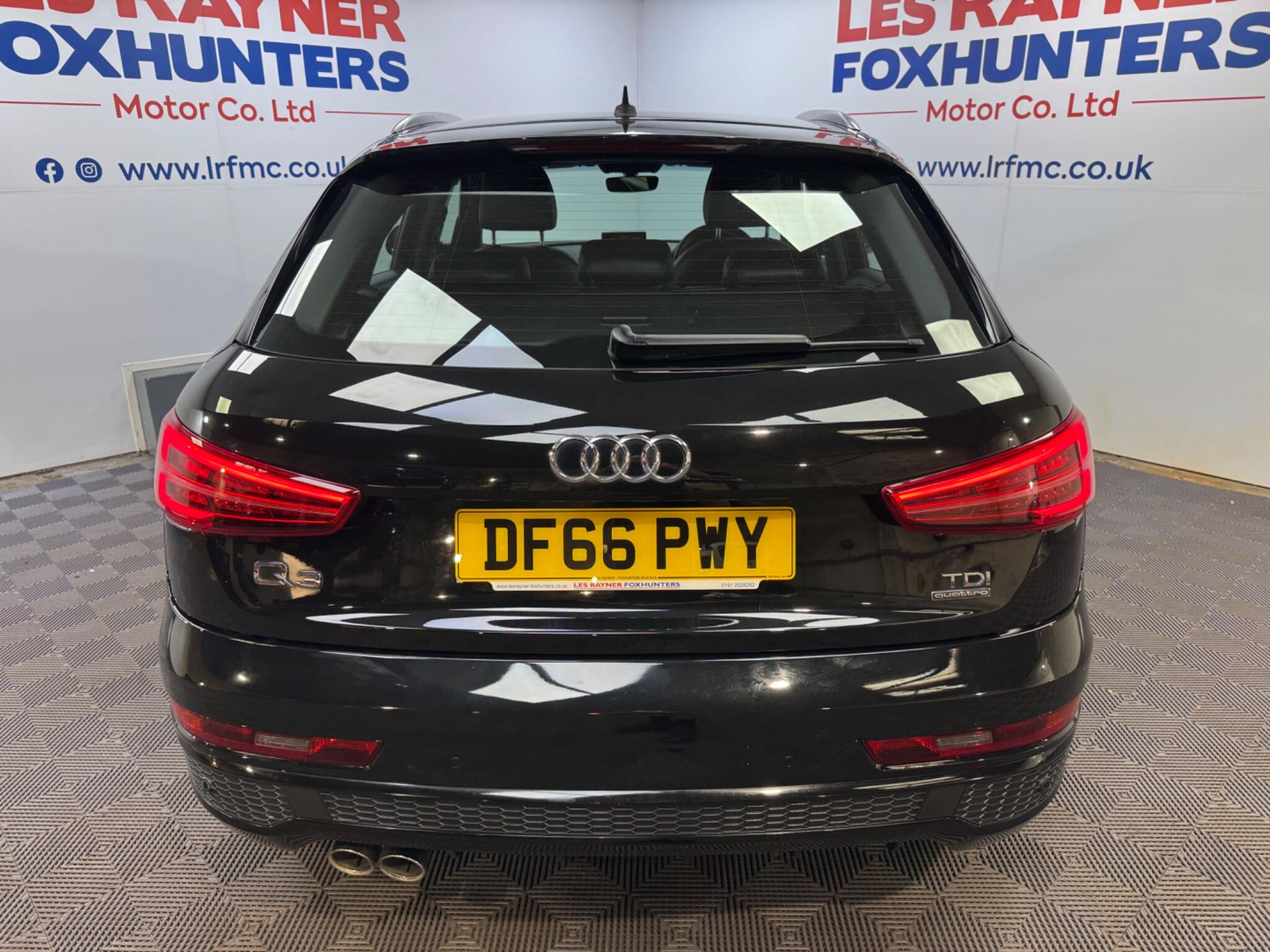 Audi Q3 view 13