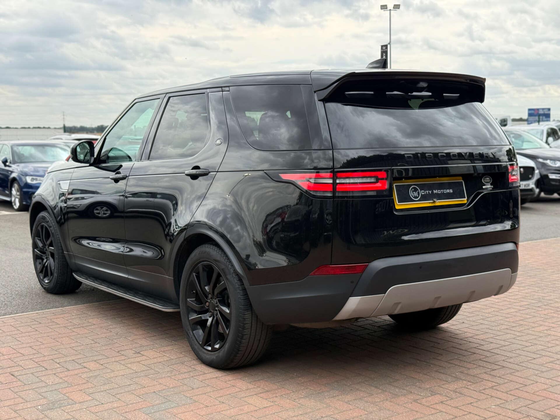 Land Rover Discovery view 30