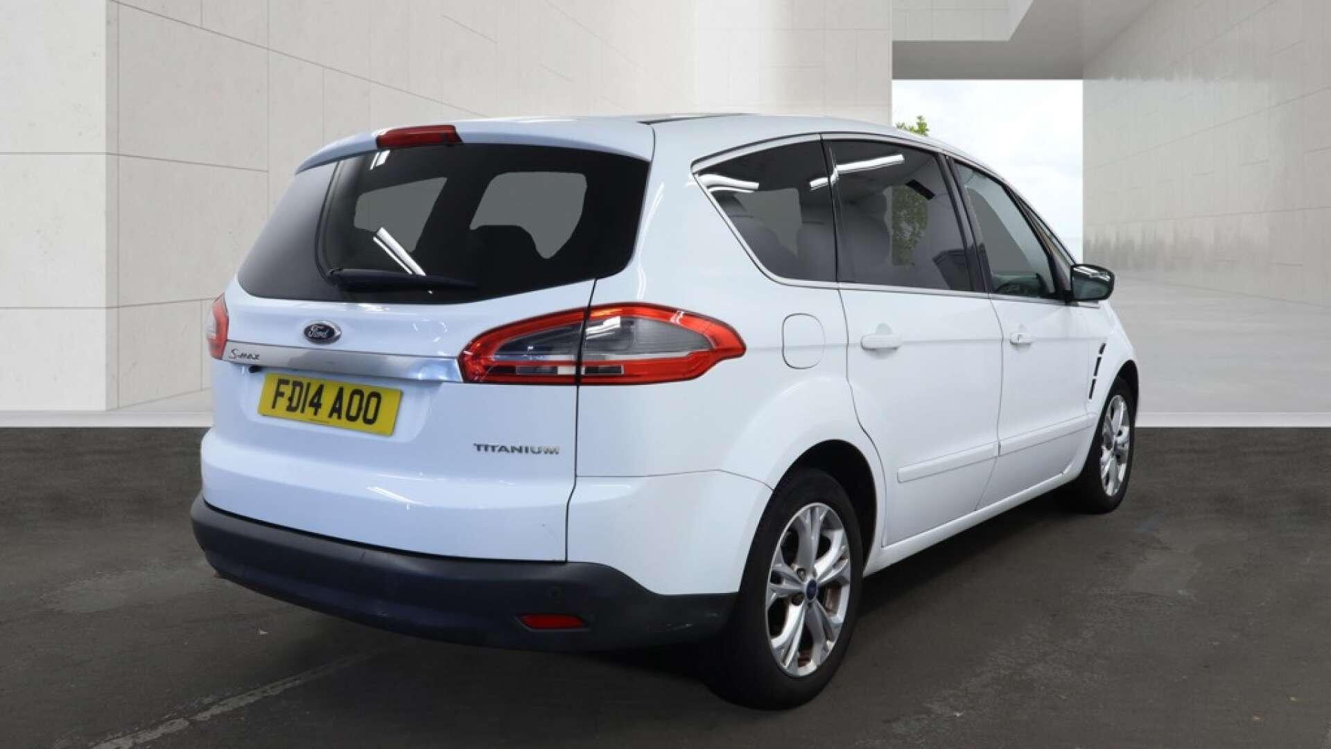 Ford S-Max view 10