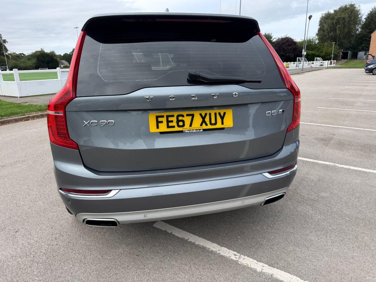 Volvo XC90 view 36