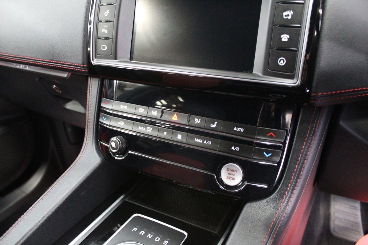 Jaguar F-Pace view 46