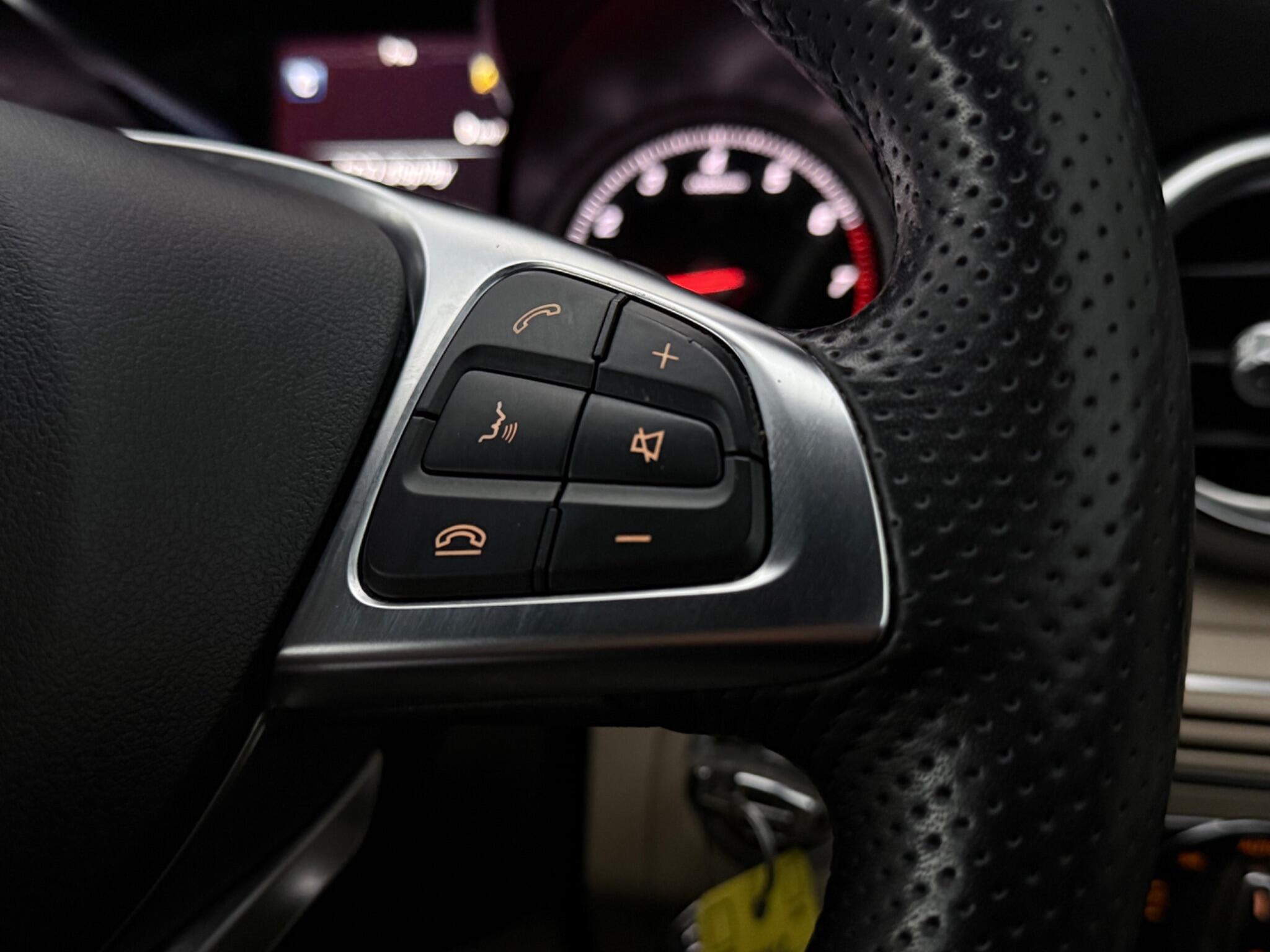 Mercedes-Benz C-Class view 17