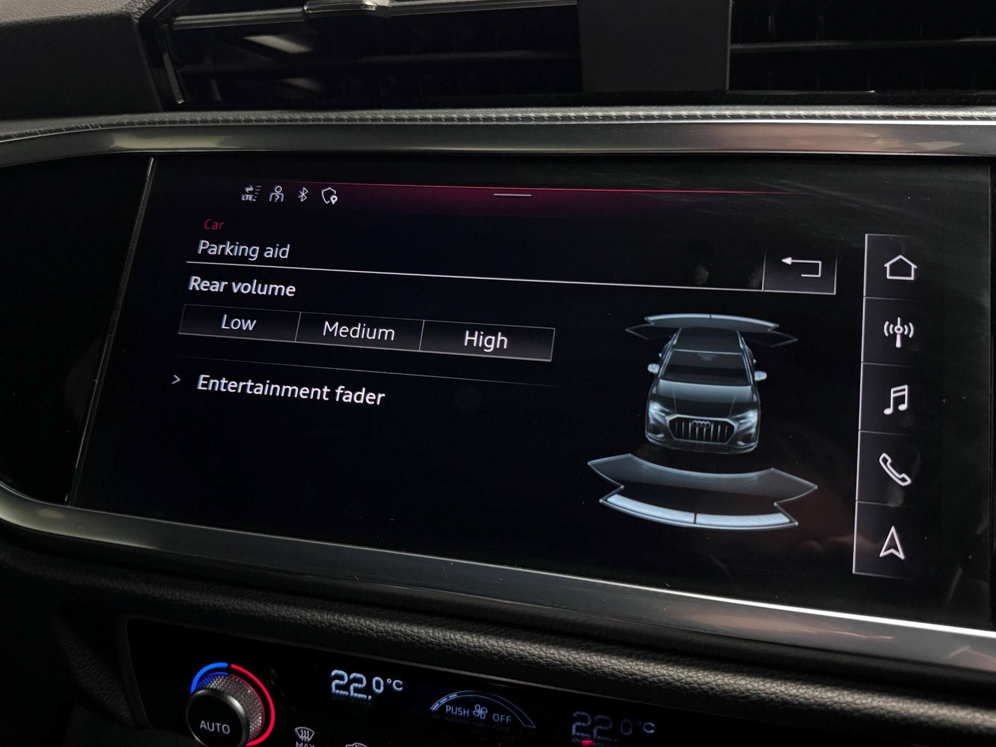 Audi Q3 view 43