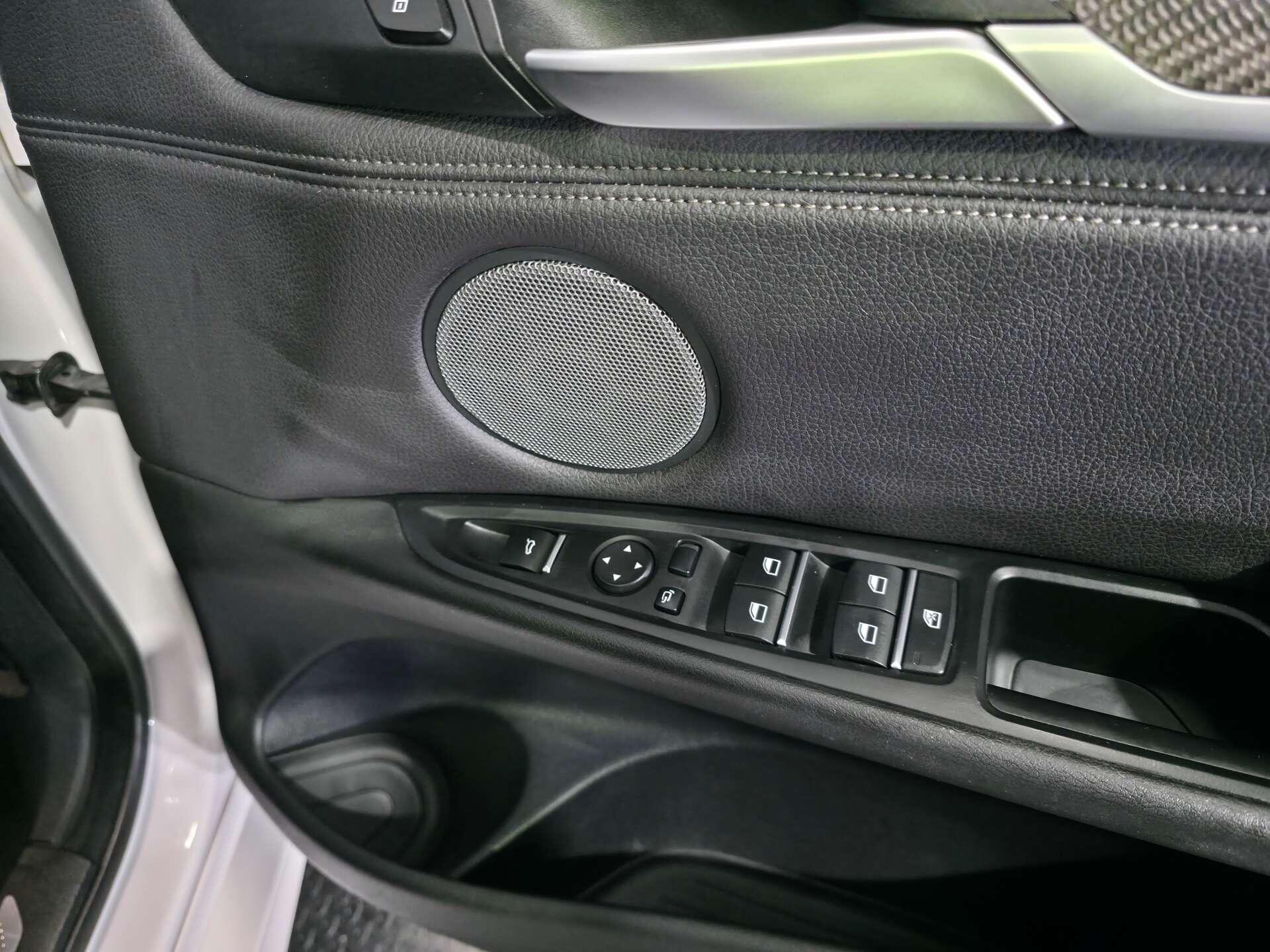 BMW X6 view 30