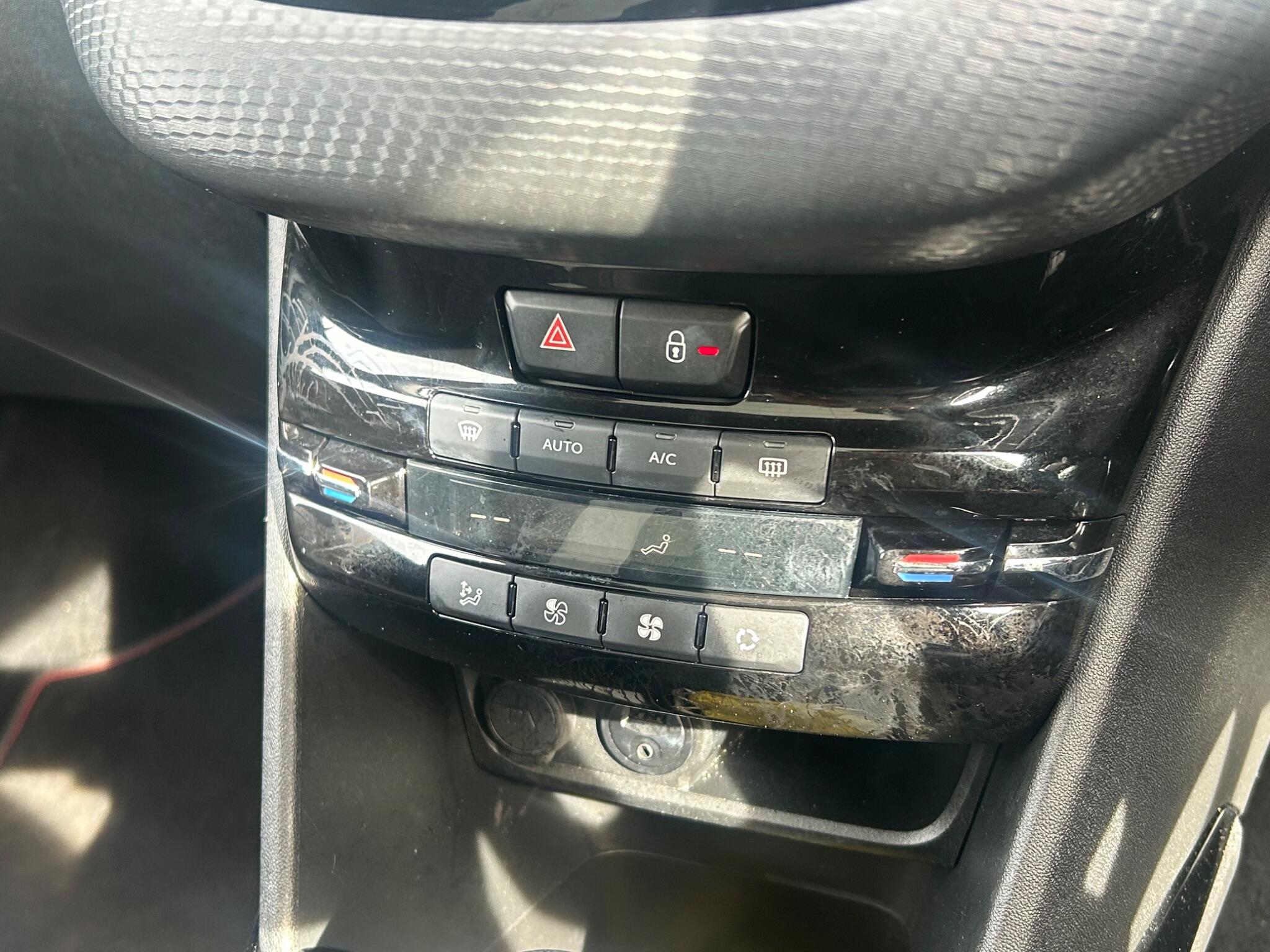 Peugeot 2008 view 27