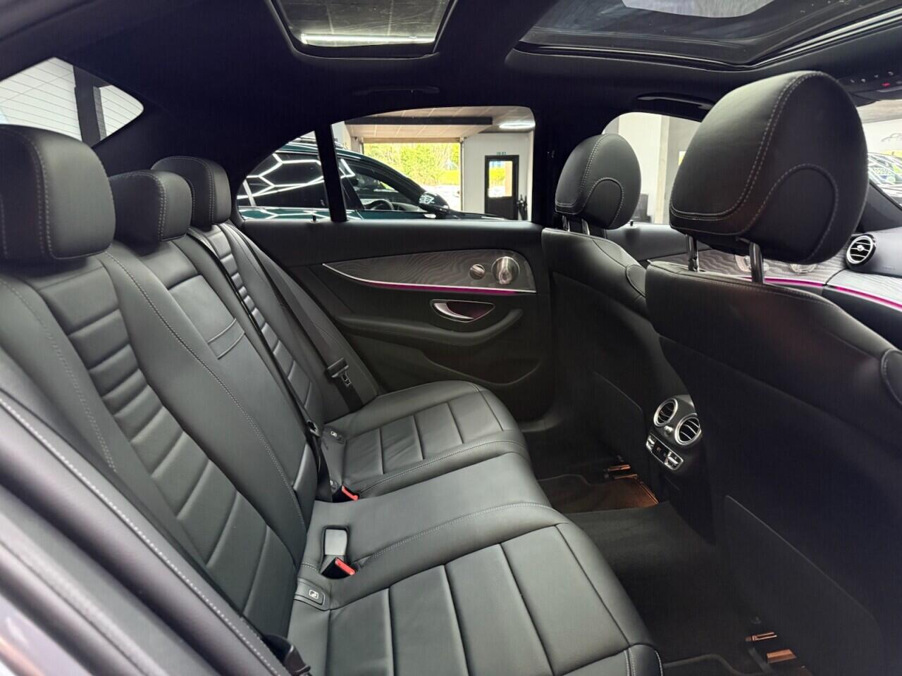 Mercedes-Benz E-Class view 44