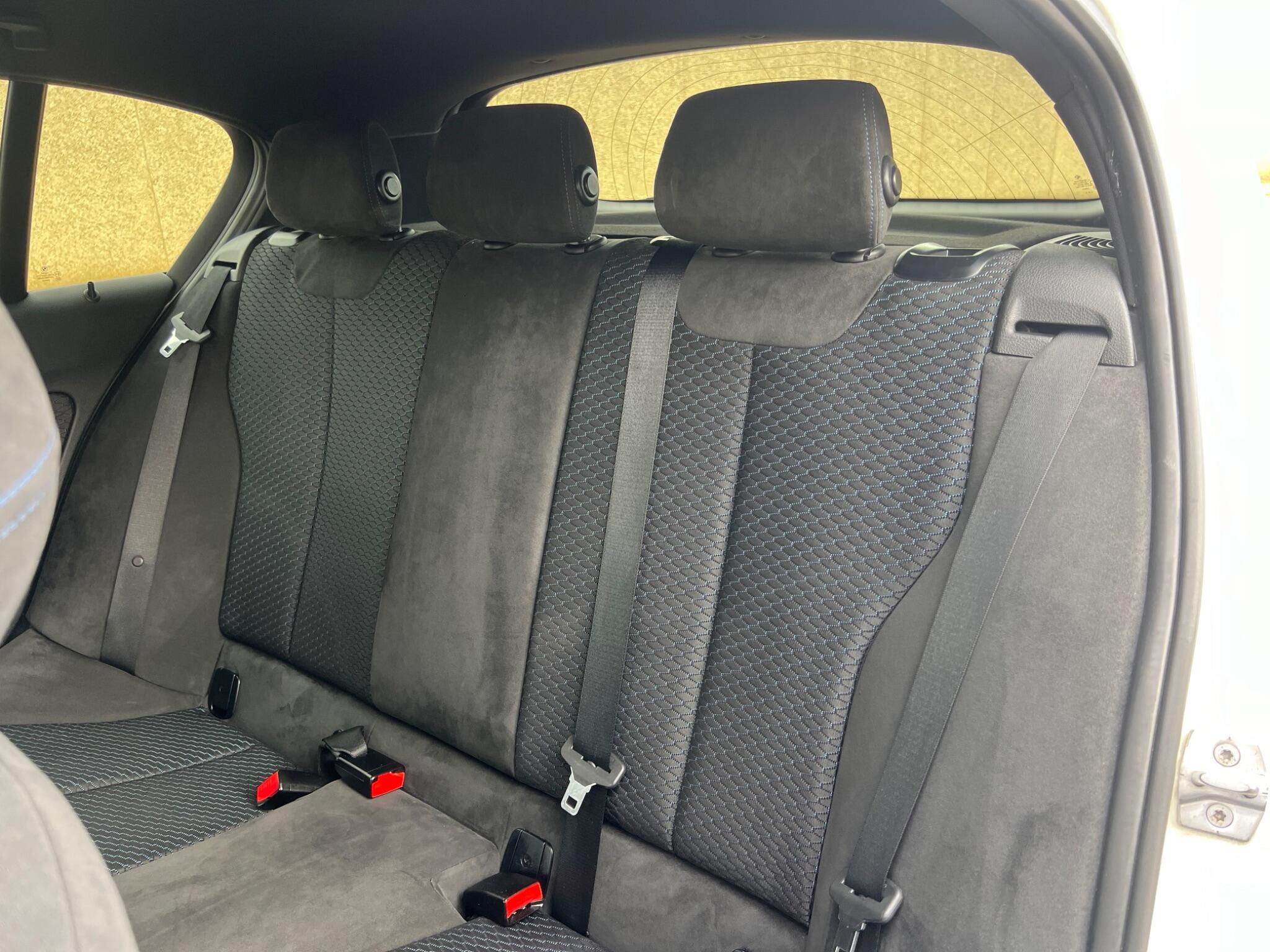 BMW 1 Series view 17
