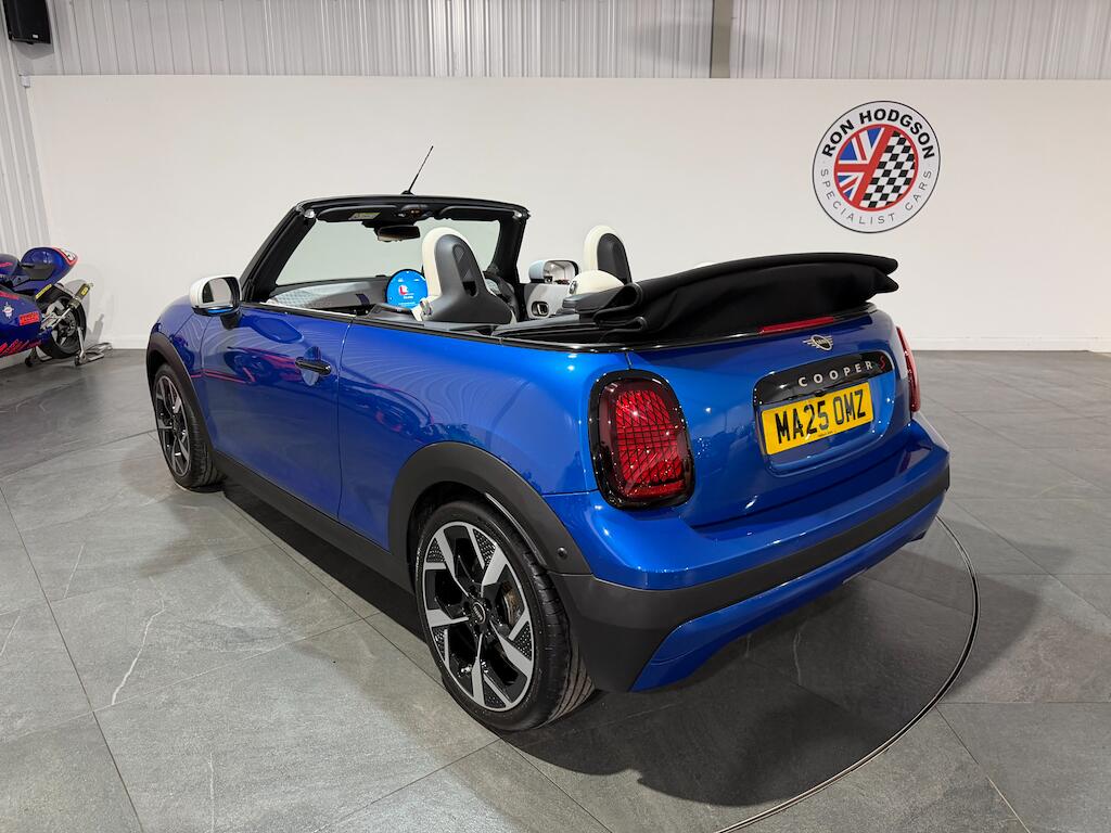 Mini Cooper Cooper view 3