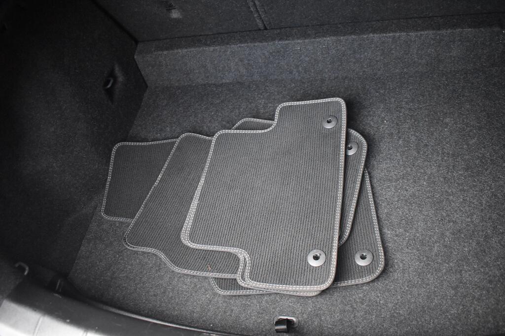 Volvo V40 view 48