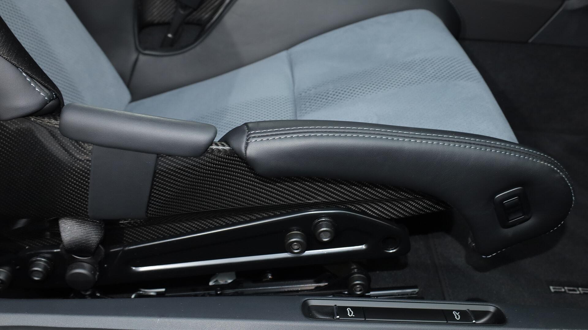 Porsche Cayman view 19