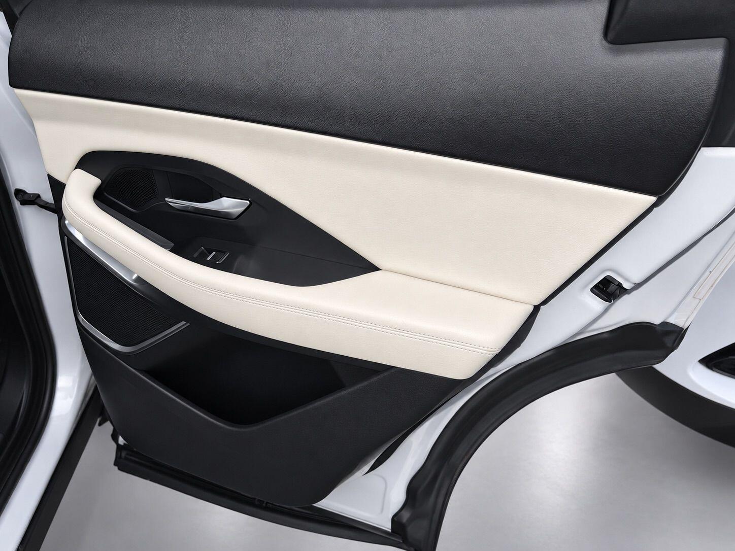 Jaguar E-Pace view 35