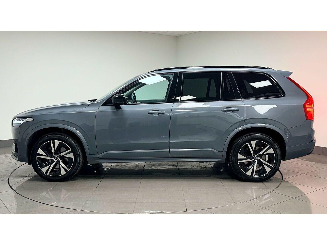 Volvo XC90 view 4