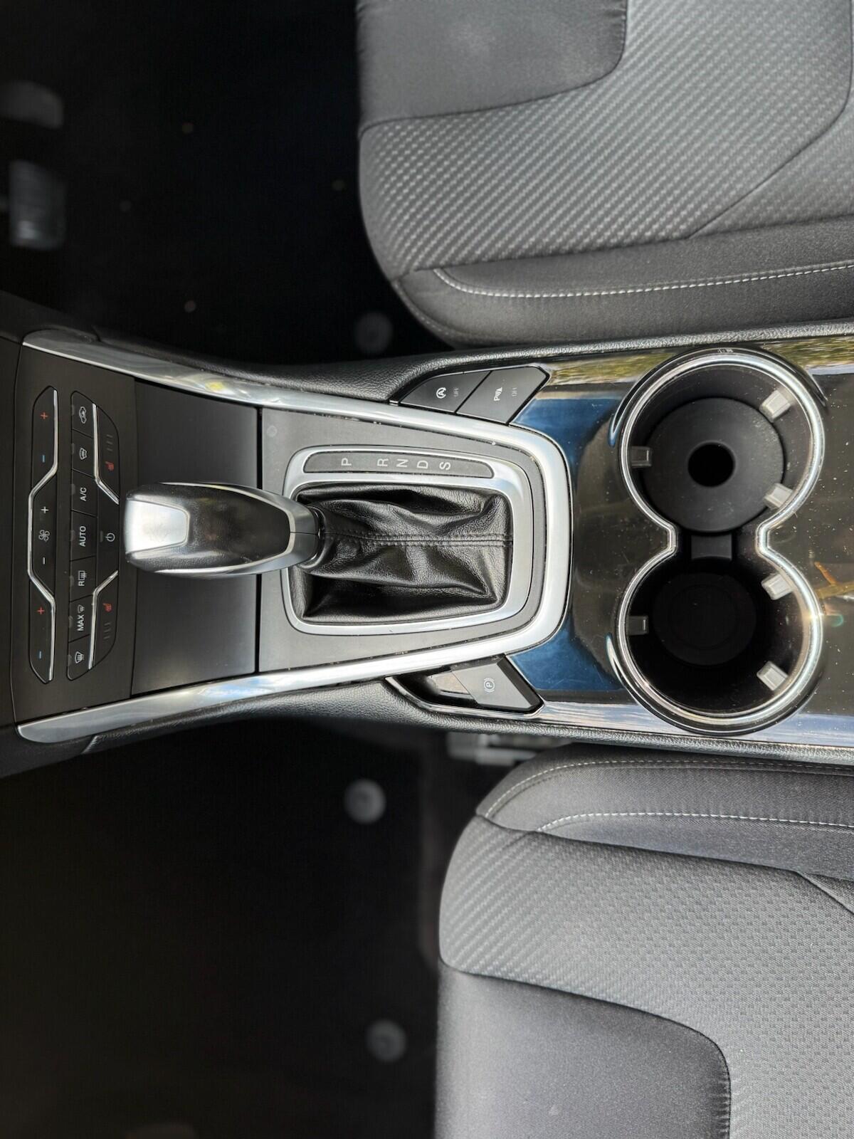 Ford Edge view 10