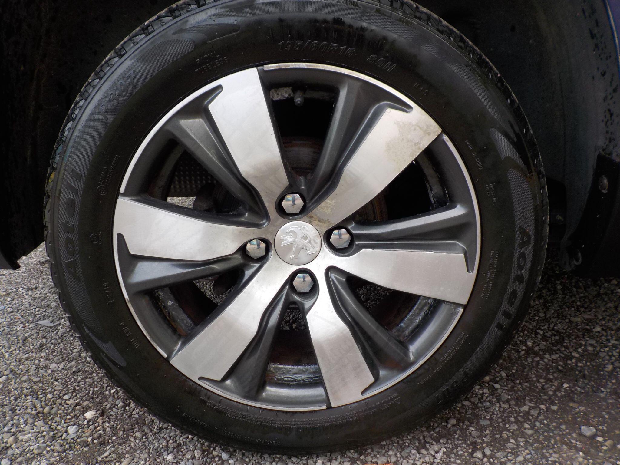 Peugeot 2008 1.6 e-HDi Allure Euro 5 (s/s) 5dr