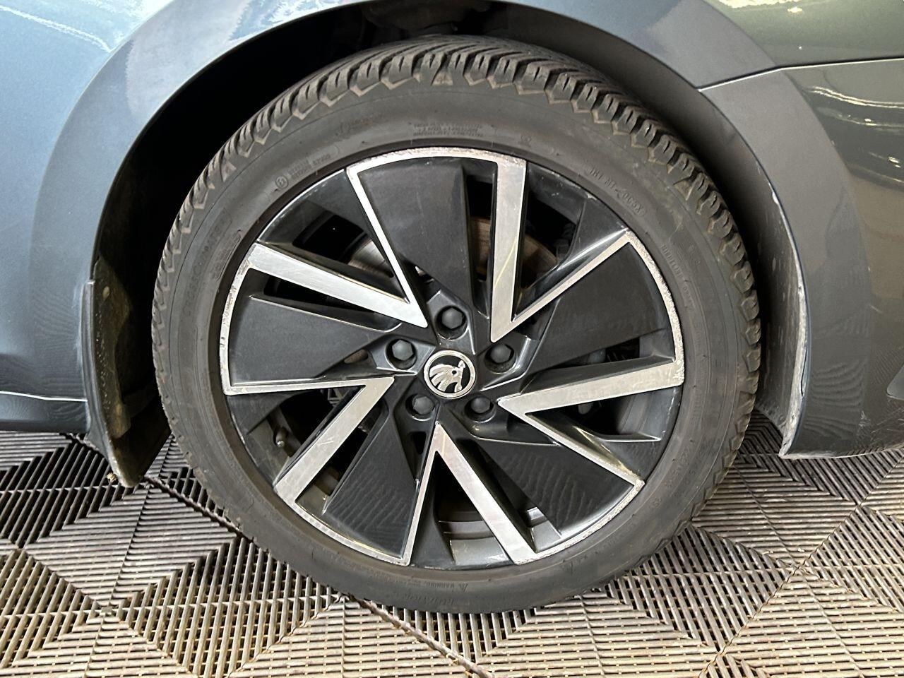 Skoda Octavia view 25