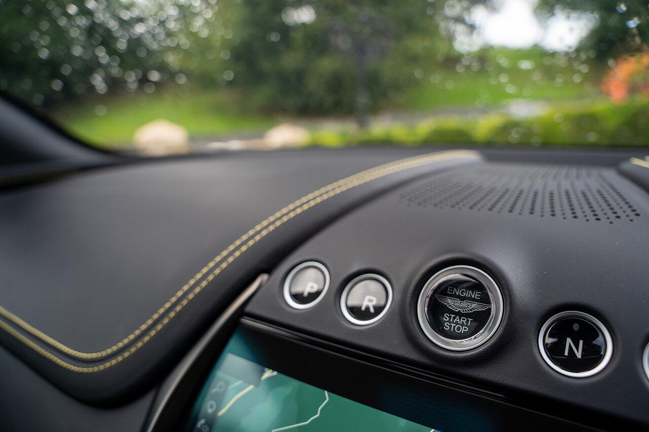 Aston Martin DBX view 56