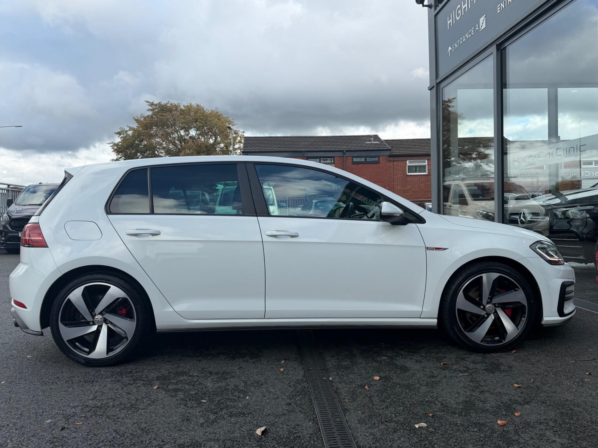 Volkswagen Golf view 9