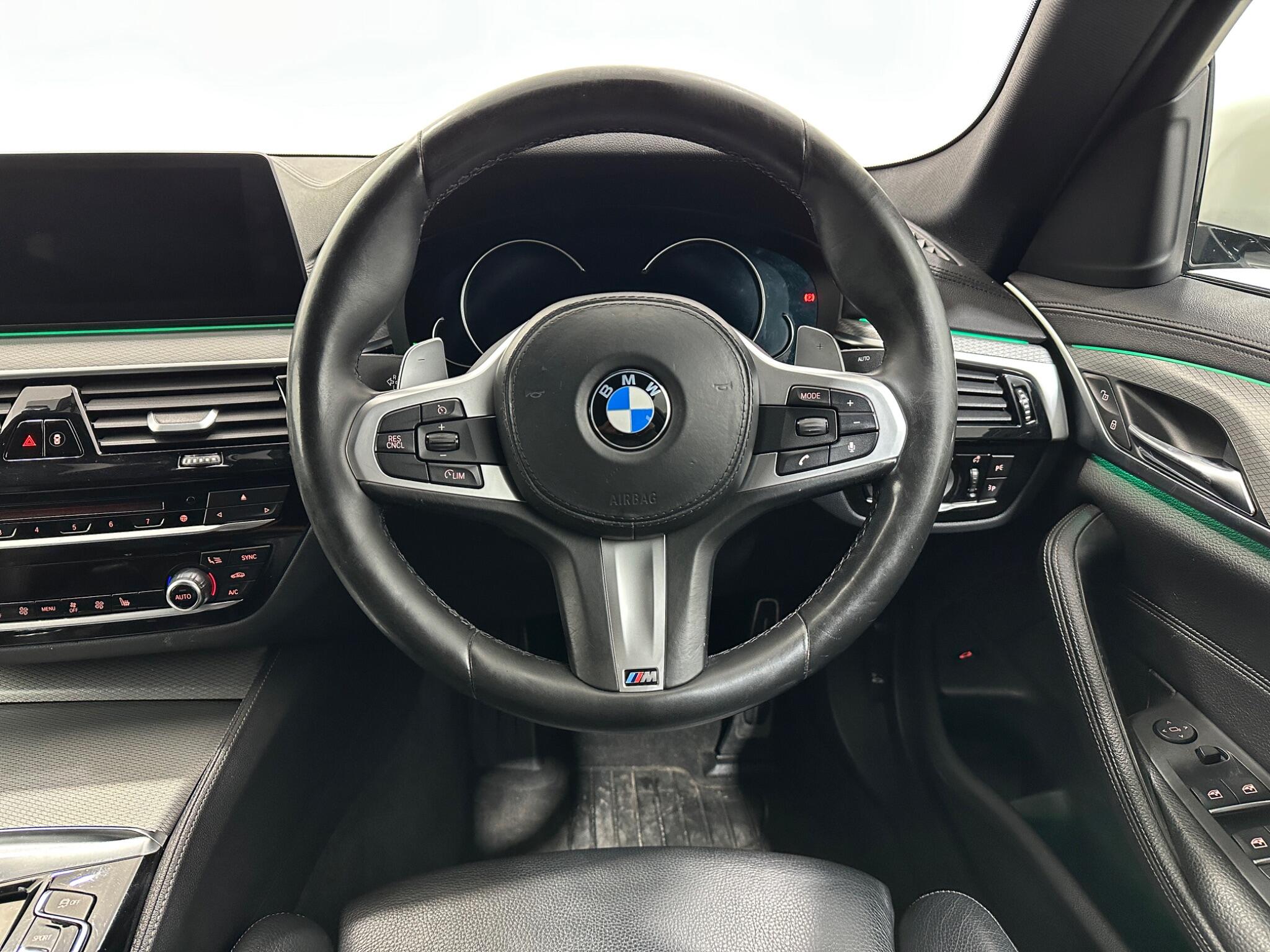 BMW 5 Series view 13