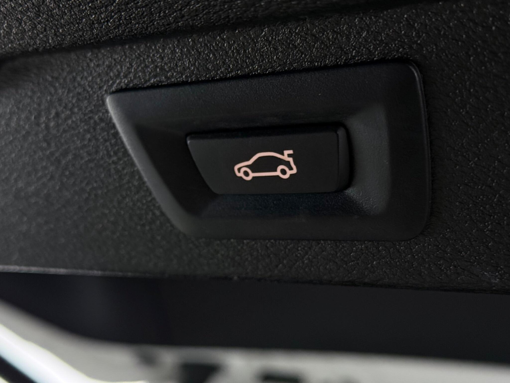 BMW X5 view 11