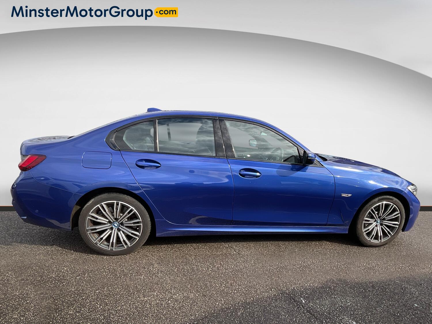 BMW 3 Series view 2