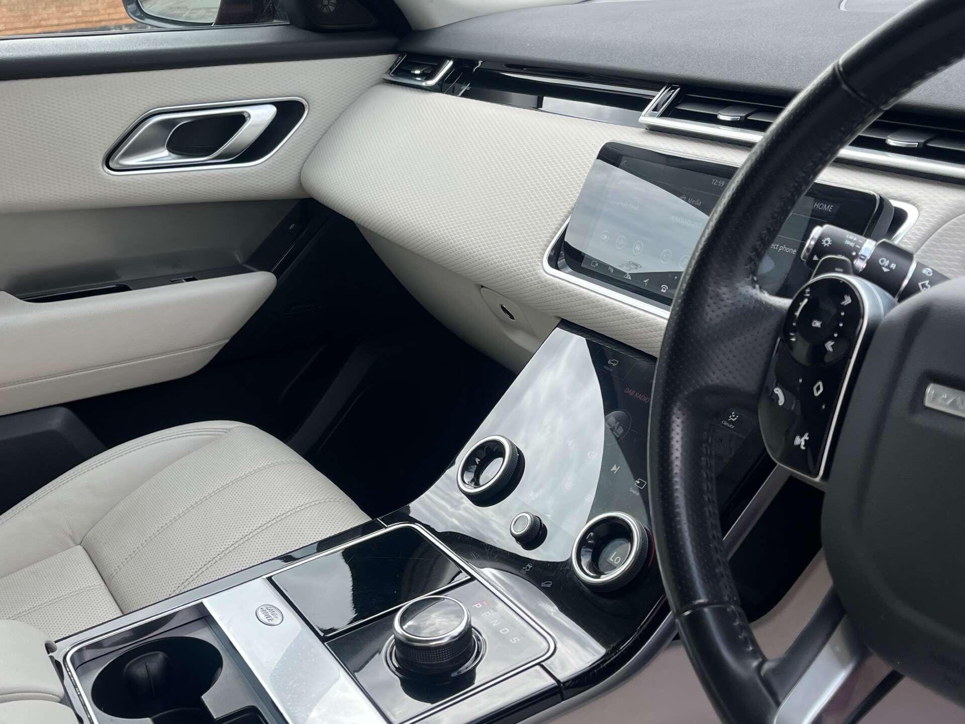 Land Rover Range Rover Velar view 18