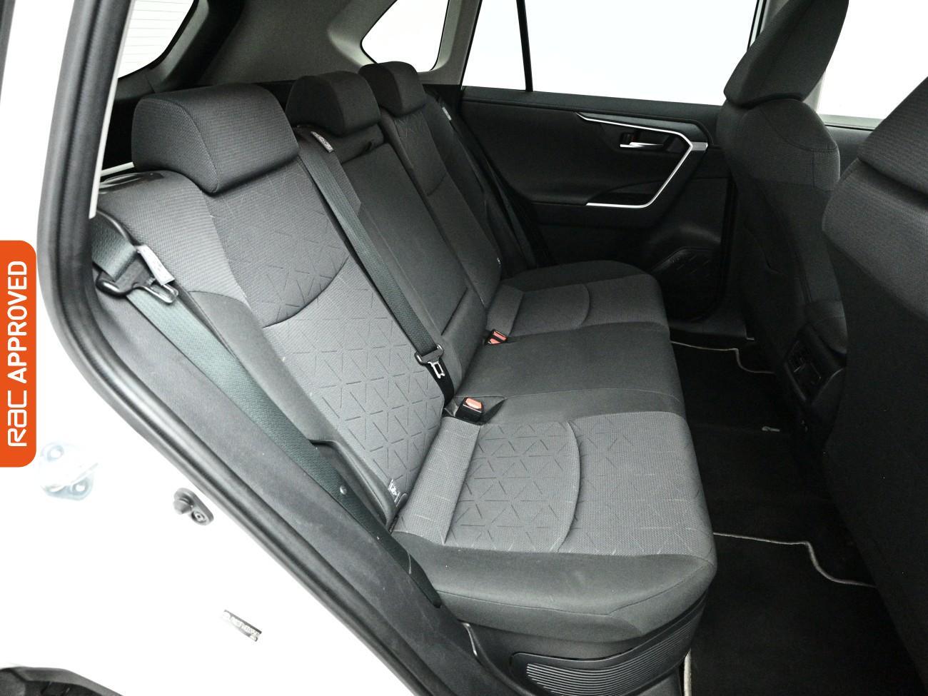 Toyota RAV4 view 13