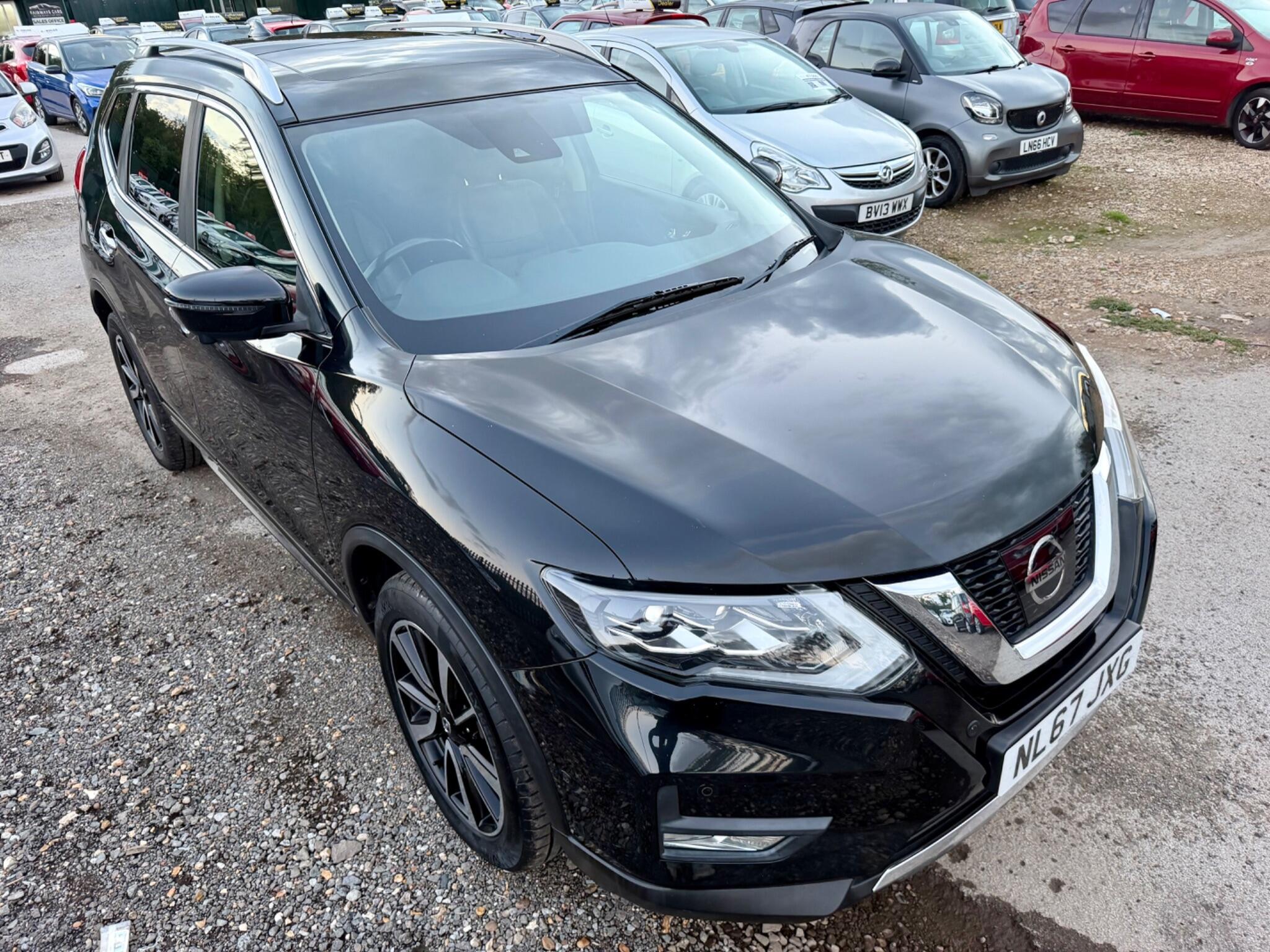 Nissan X-Trail view 2