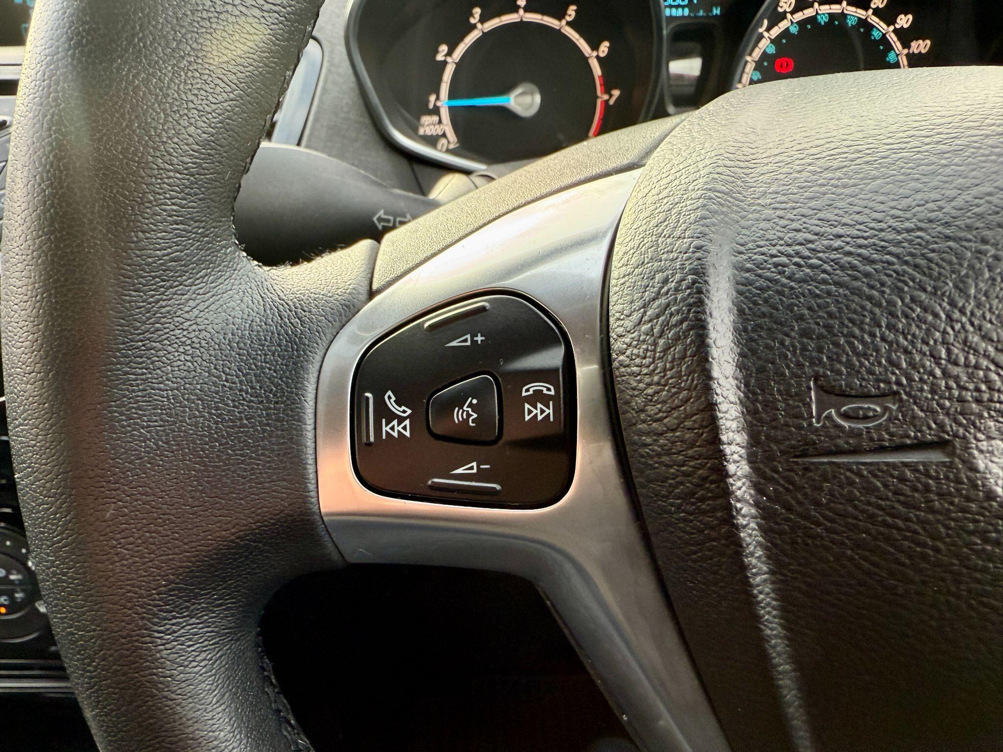 2014 Ford Fiesta image 25