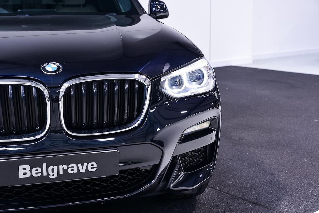 BMW X4 view 10
