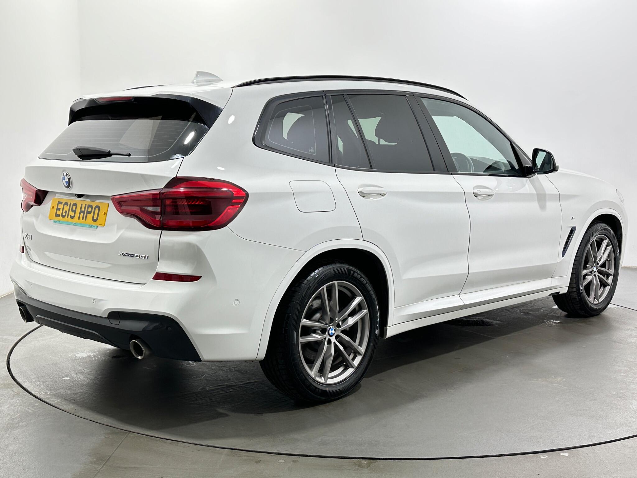 BMW X3 view 8