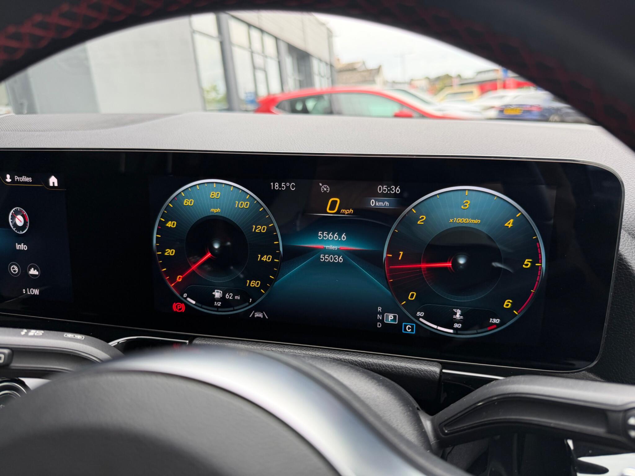 Mercedes-Benz Gla view 25