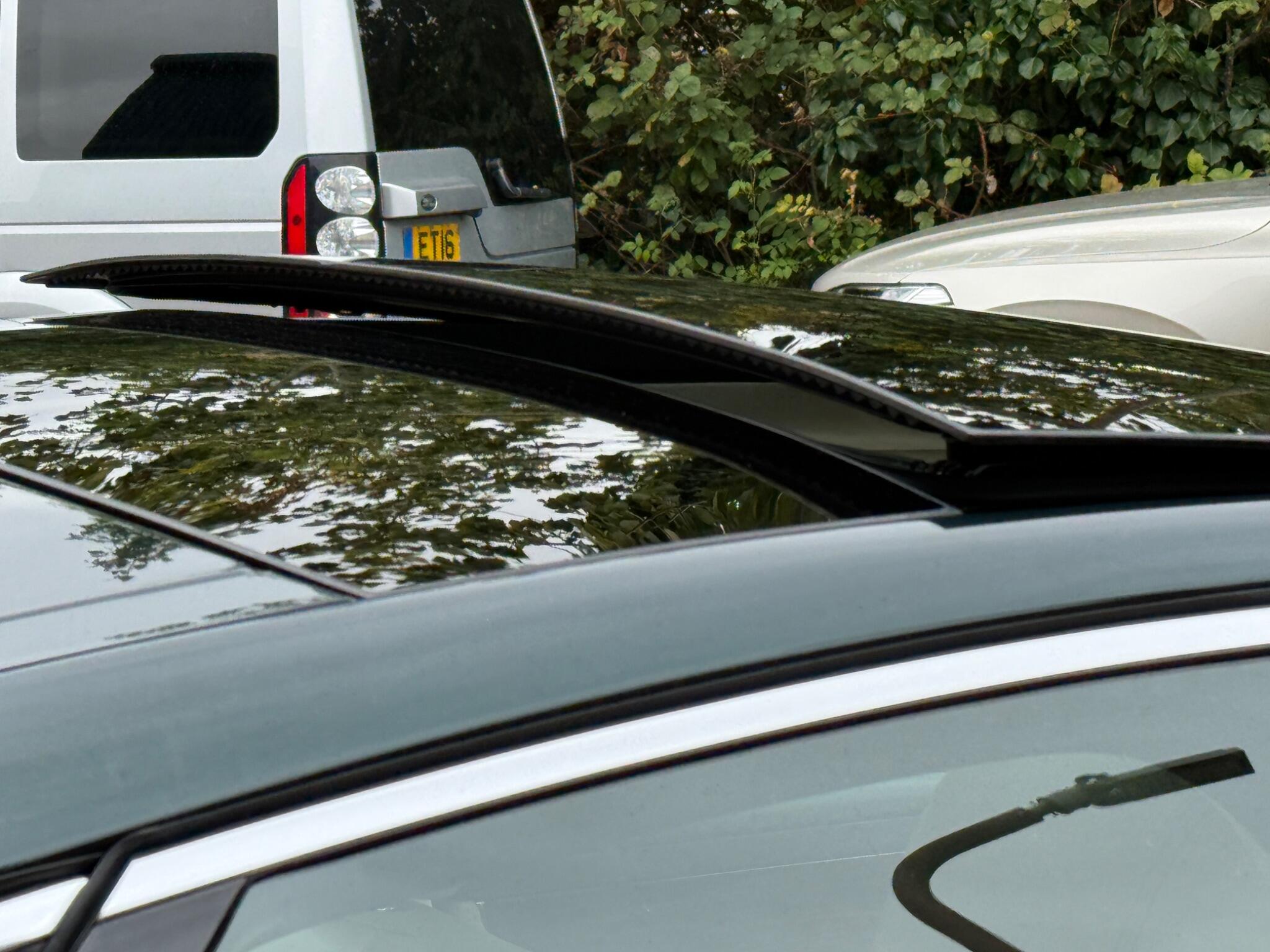 Jaguar XJ view 6
