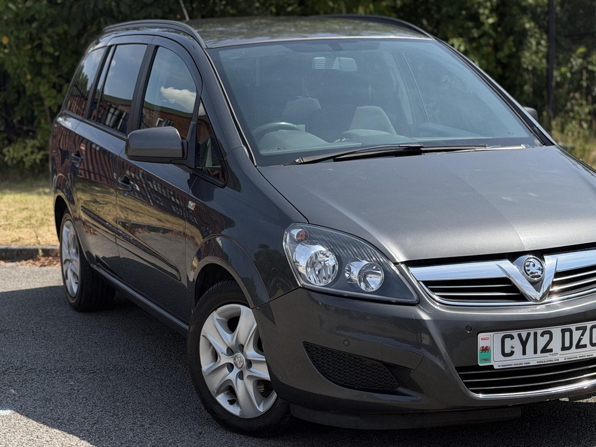 Vauxhall Zafira view 5