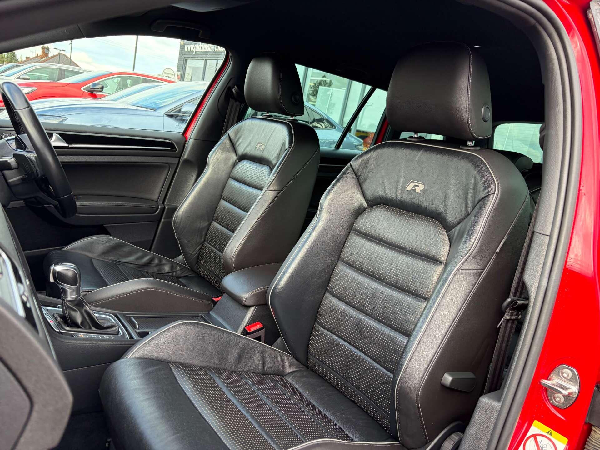 Volkswagen Golf view 17