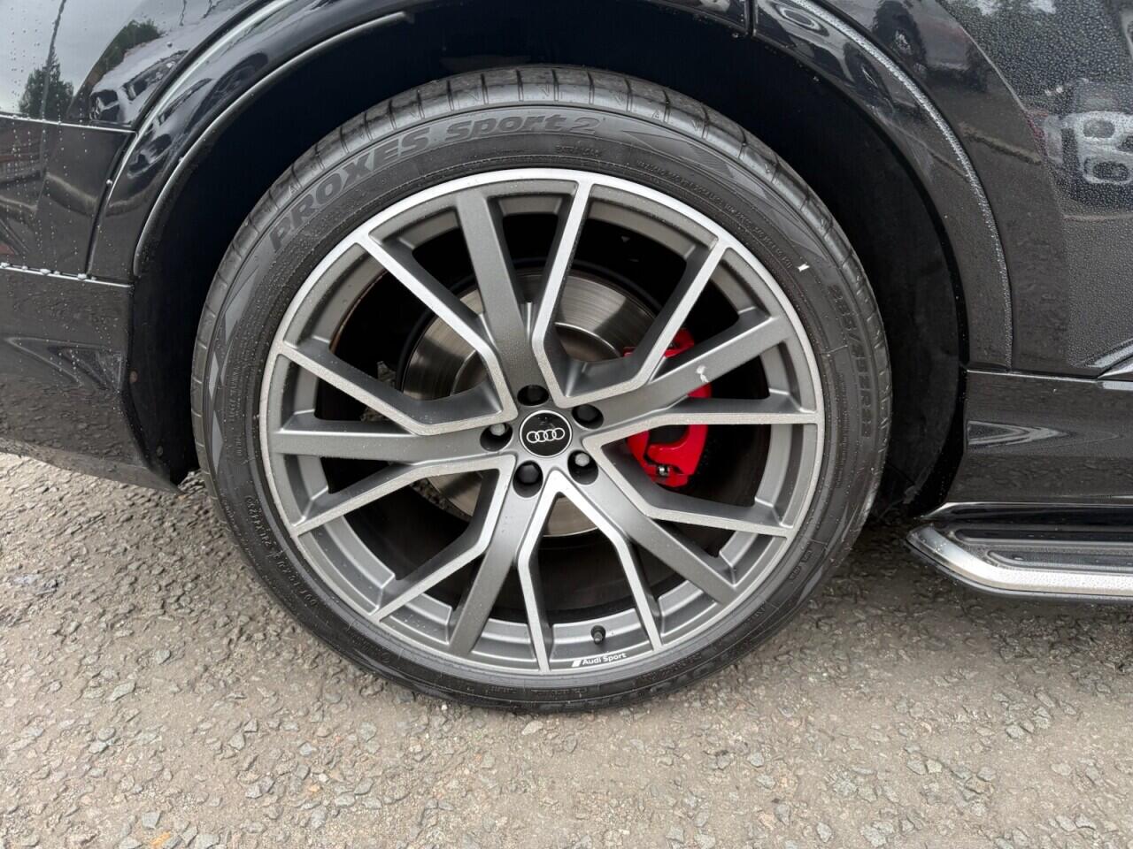 Audi SQ7 view 43