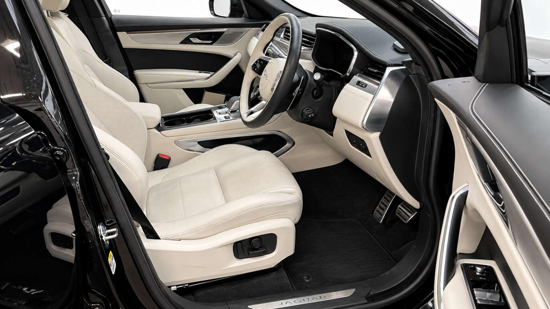 Jaguar F-Pace view 2