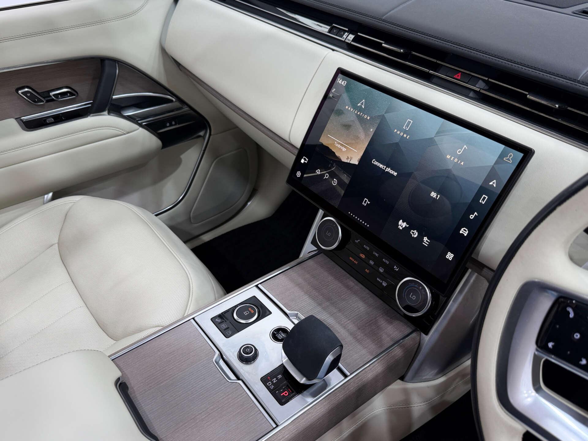 Land Rover Range Rover view 47