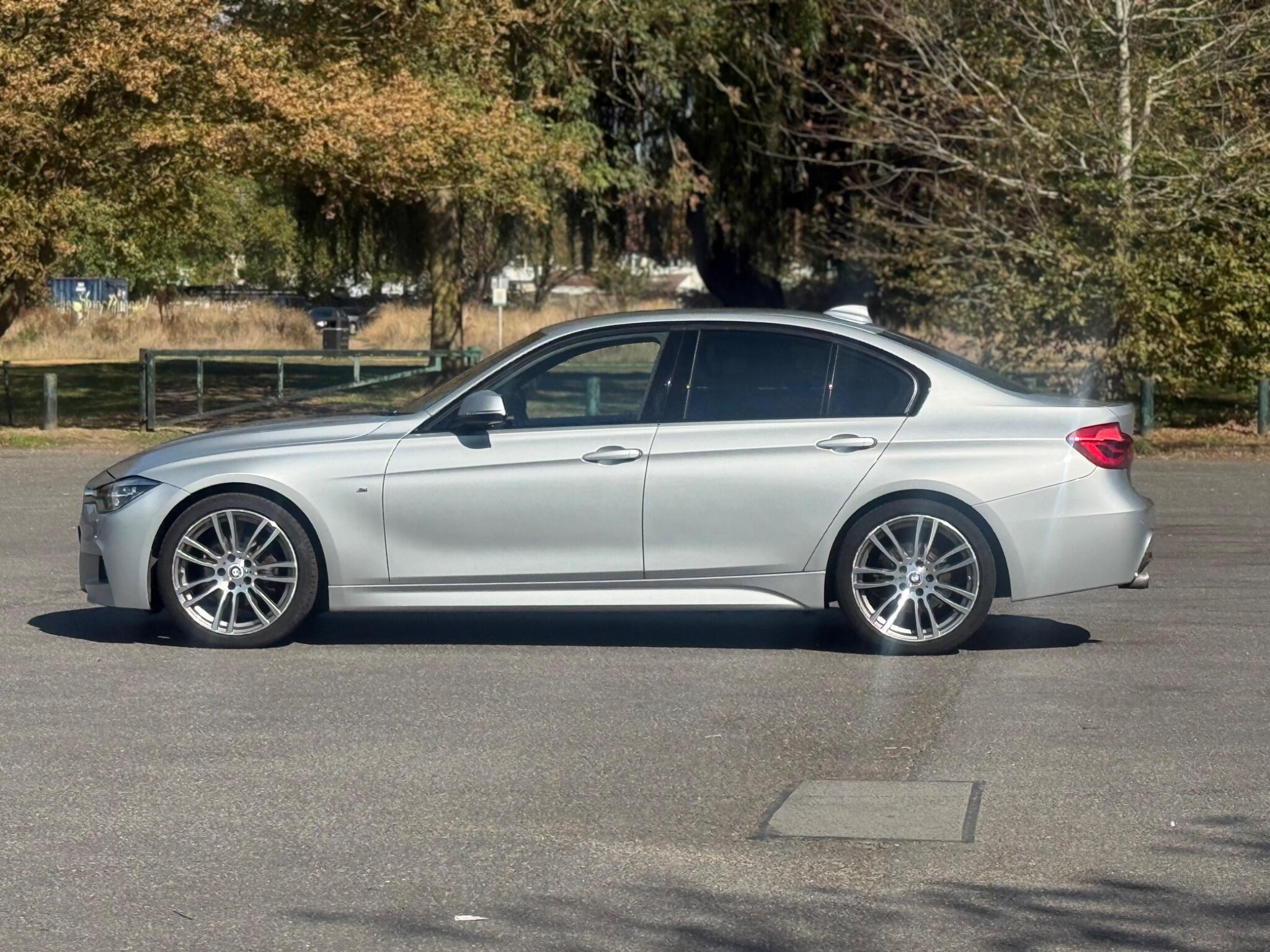 BMW 3 Series view 9