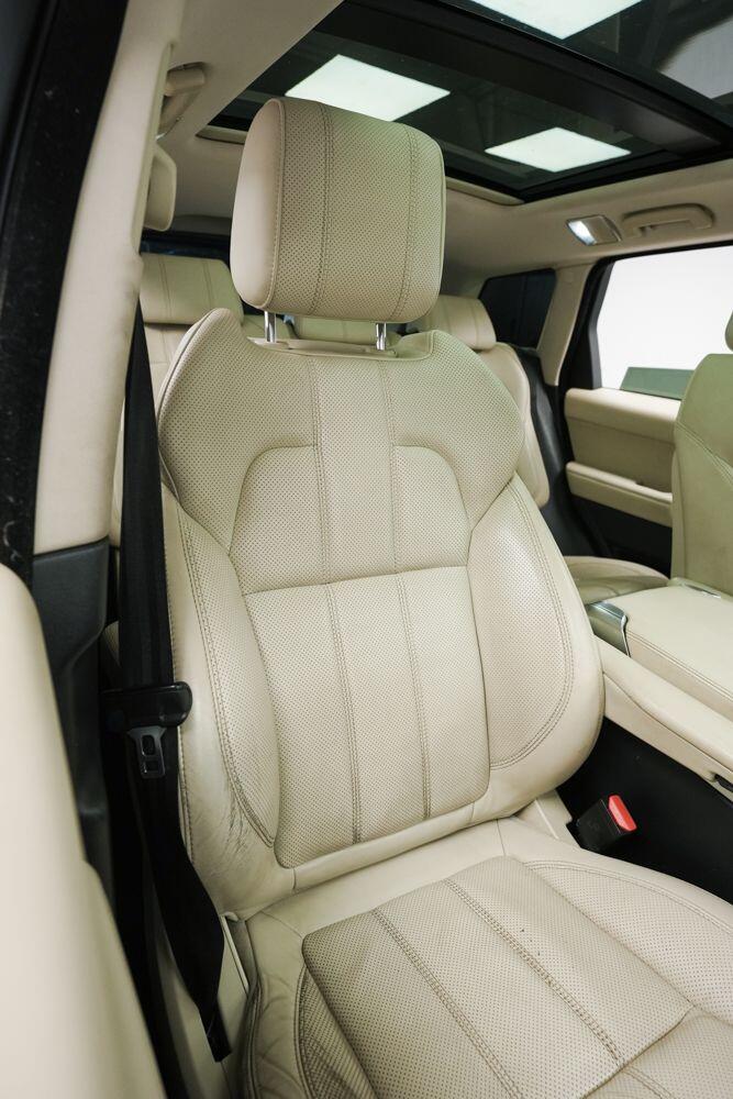 Land Rover Range Rover Sport view 12