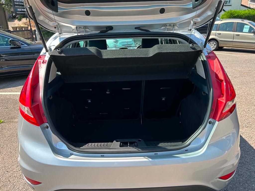 Ford Fiesta view 13
